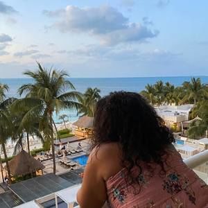 Meet your Posher, Laura